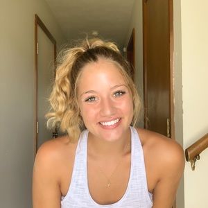 Meet your Posher, Hannah